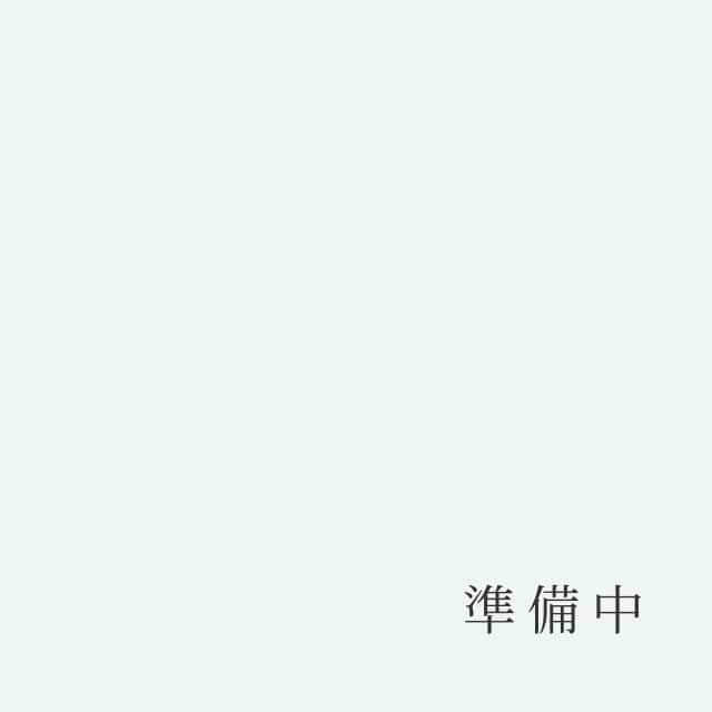 桐材を並べて乾燥させている様子